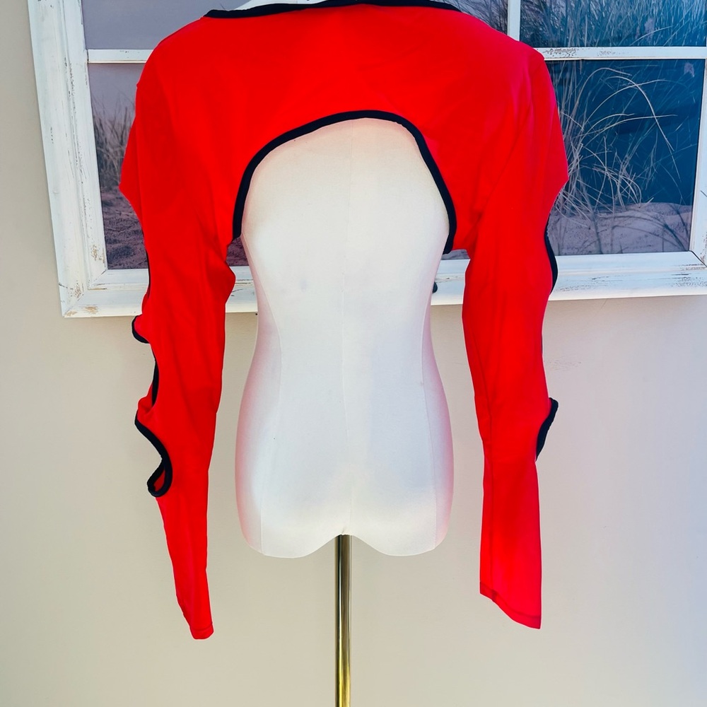 Red Long-Sleeve Accent Crop Top - Unbranded - Picture 3 of 5